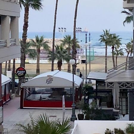 Larnaca Beach Apartment Esterno foto