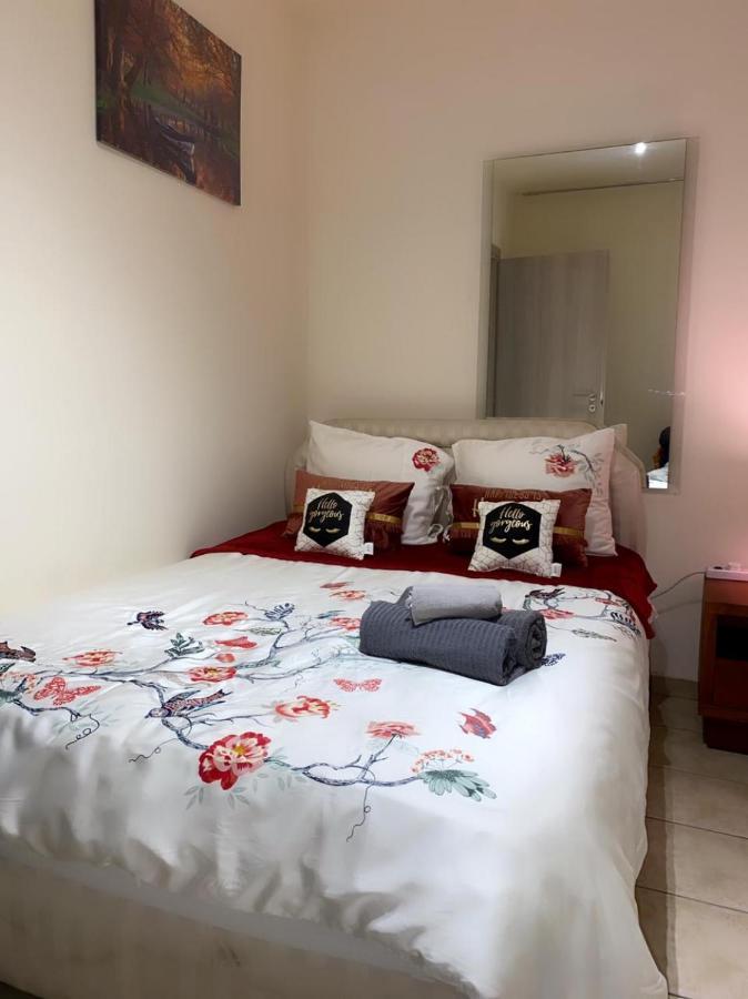 Larnaca Beach Apartment Esterno foto