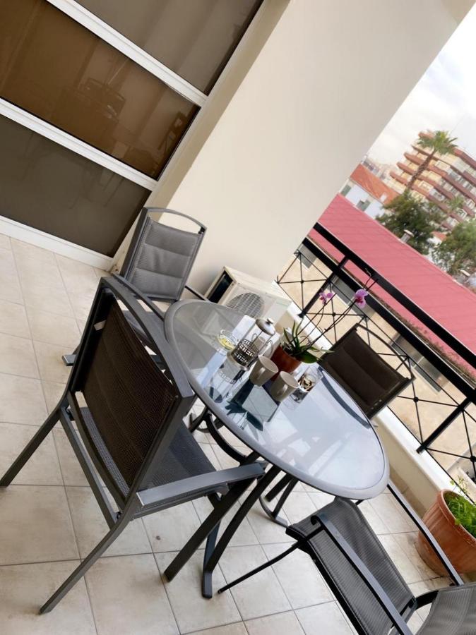 Larnaca Beach Apartment Esterno foto
