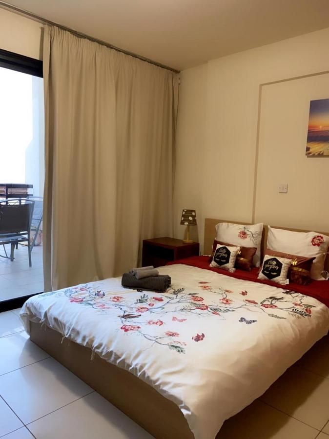 Larnaca Beach Apartment Esterno foto